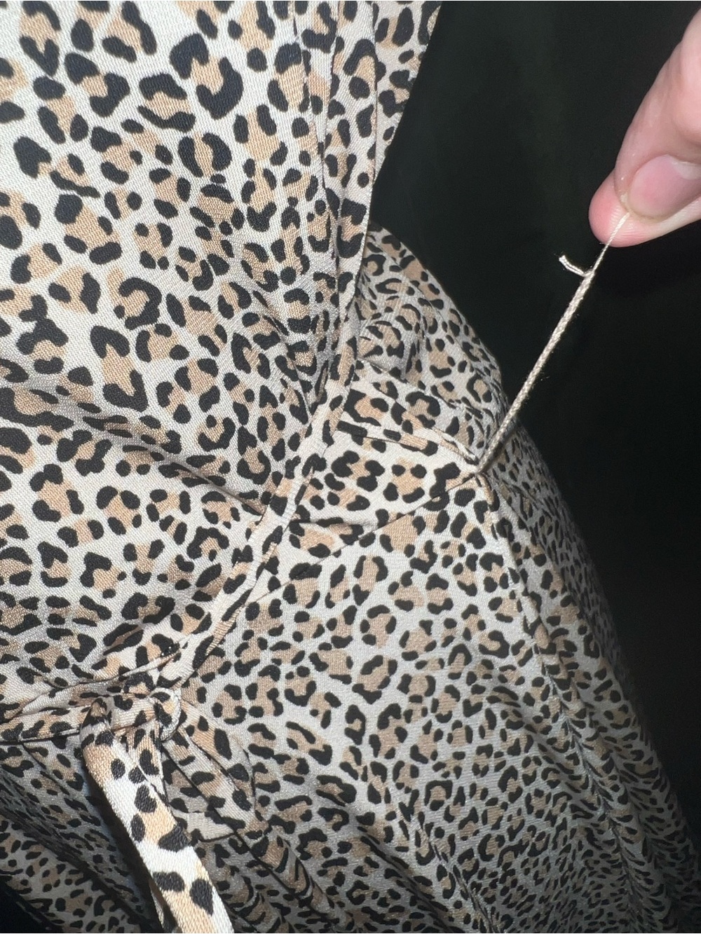 NWT- Banana Republic - Long Sleeve Leopard Print Midi Dress in Tan/Cream - Picture 3 of 5